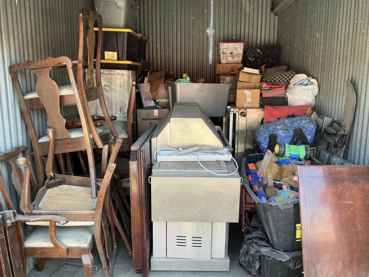 9 x 13 storage unit in Bakersfield, CA