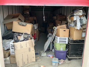 10 x 25 storage unit in Palmdale, CA