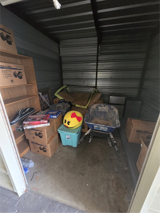 10 x 10 storage unit in Apopka, FL