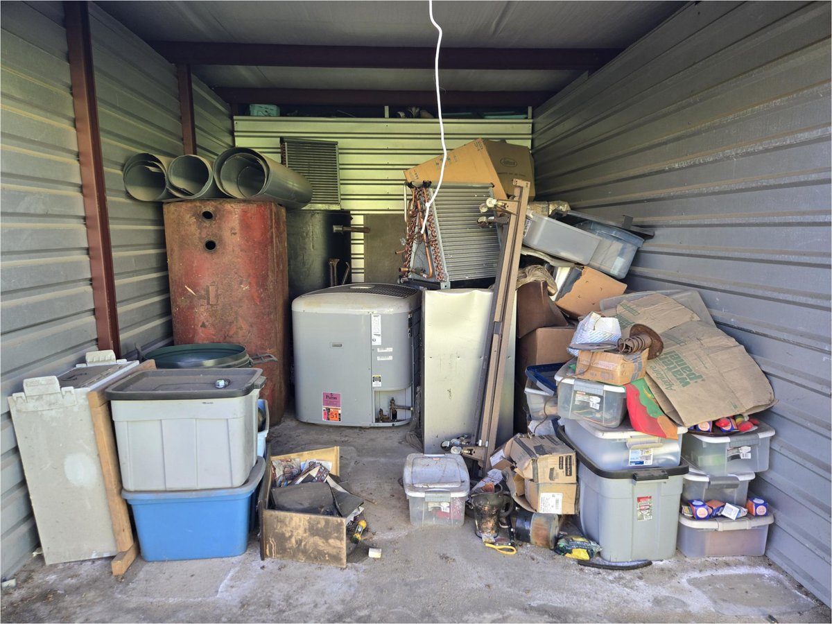 10 x 15 storage unit in Morrisville, PA
