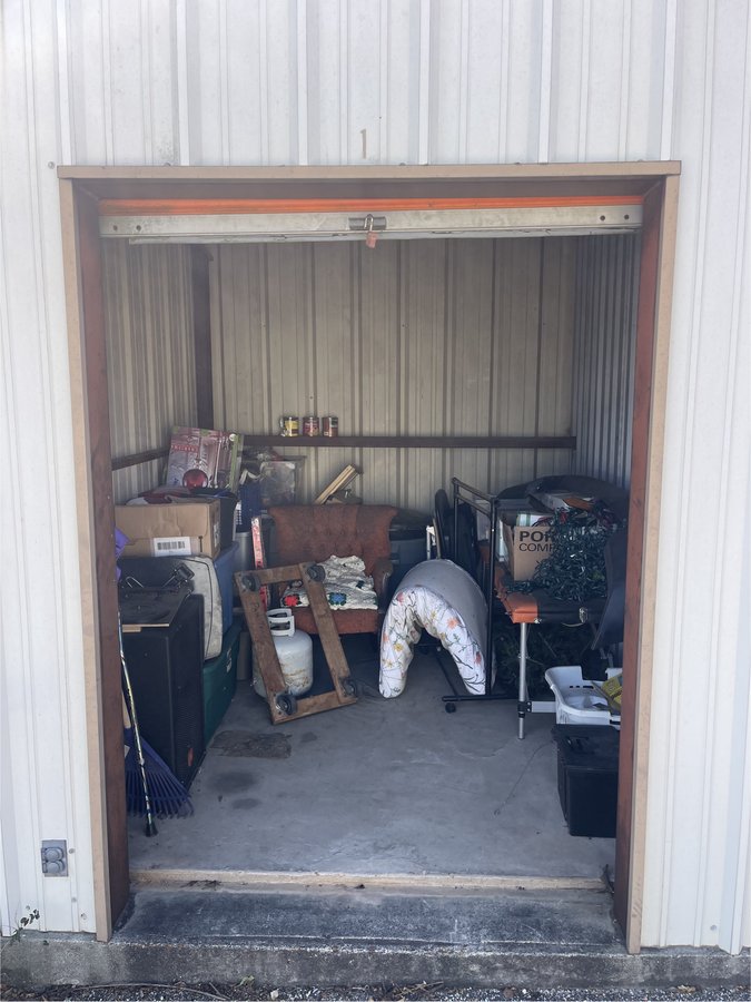 8 x 10 storage unit in Pinehurst, TX