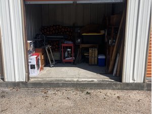 10 x 10 storage unit in Pinehurst, TX