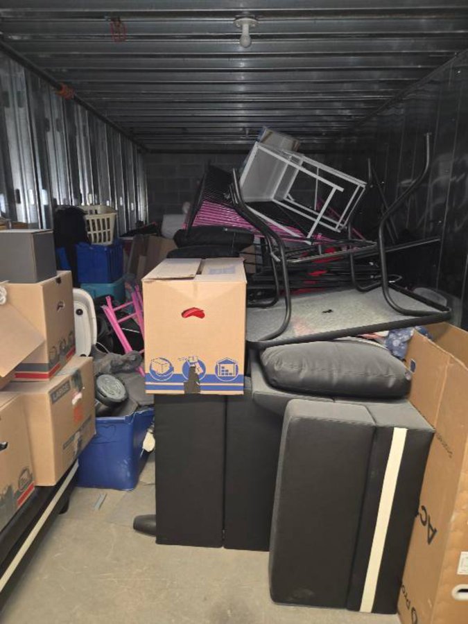 10 x 20 storage unit in Norfolk, VA