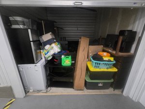 10 x 10 storage unit in Conroe, TX