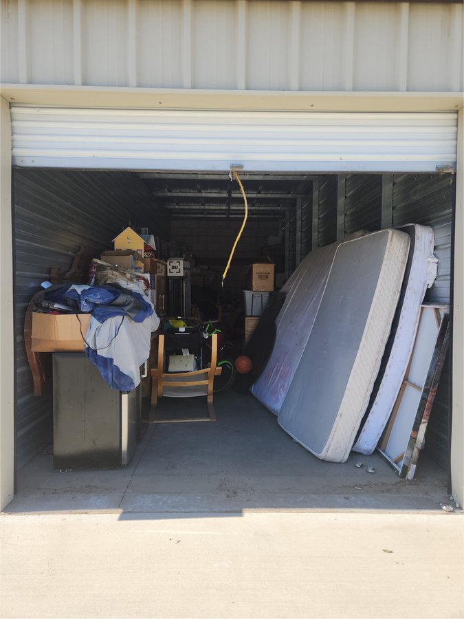 10 x 30 storage unit in Lancaster, CA