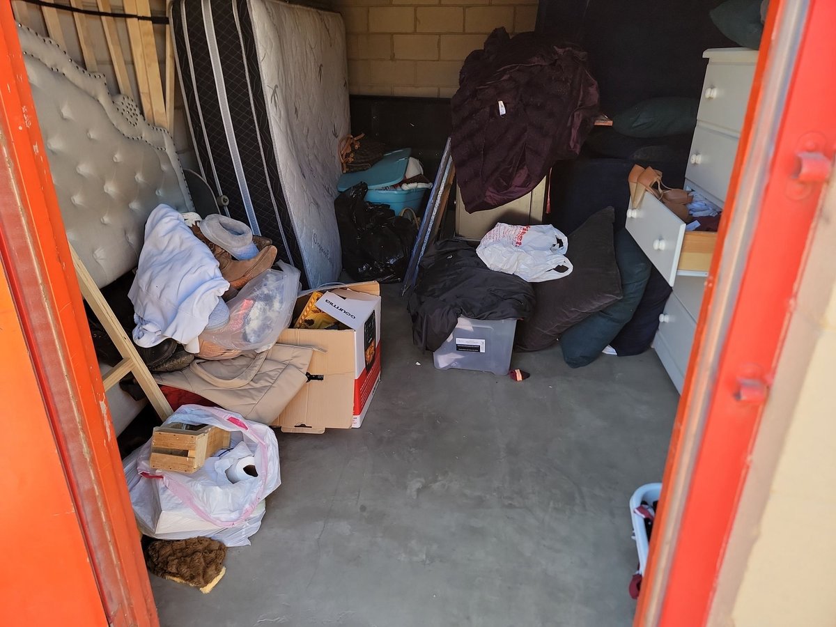 10 x 15 storage unit in Bakersfield, CA