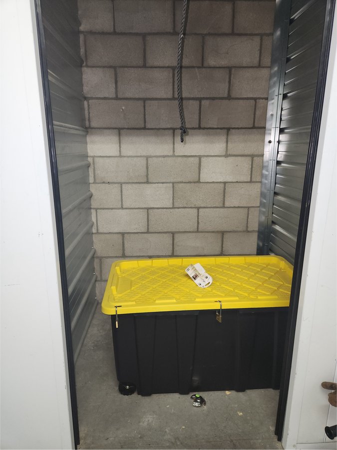 5 x 5 storage unit in Lancaster, CA