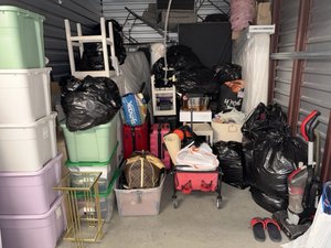 10 x 15 storage unit in Long Beach, CA