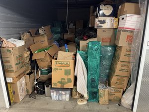10 x 20 storage unit in Long Beach, CA