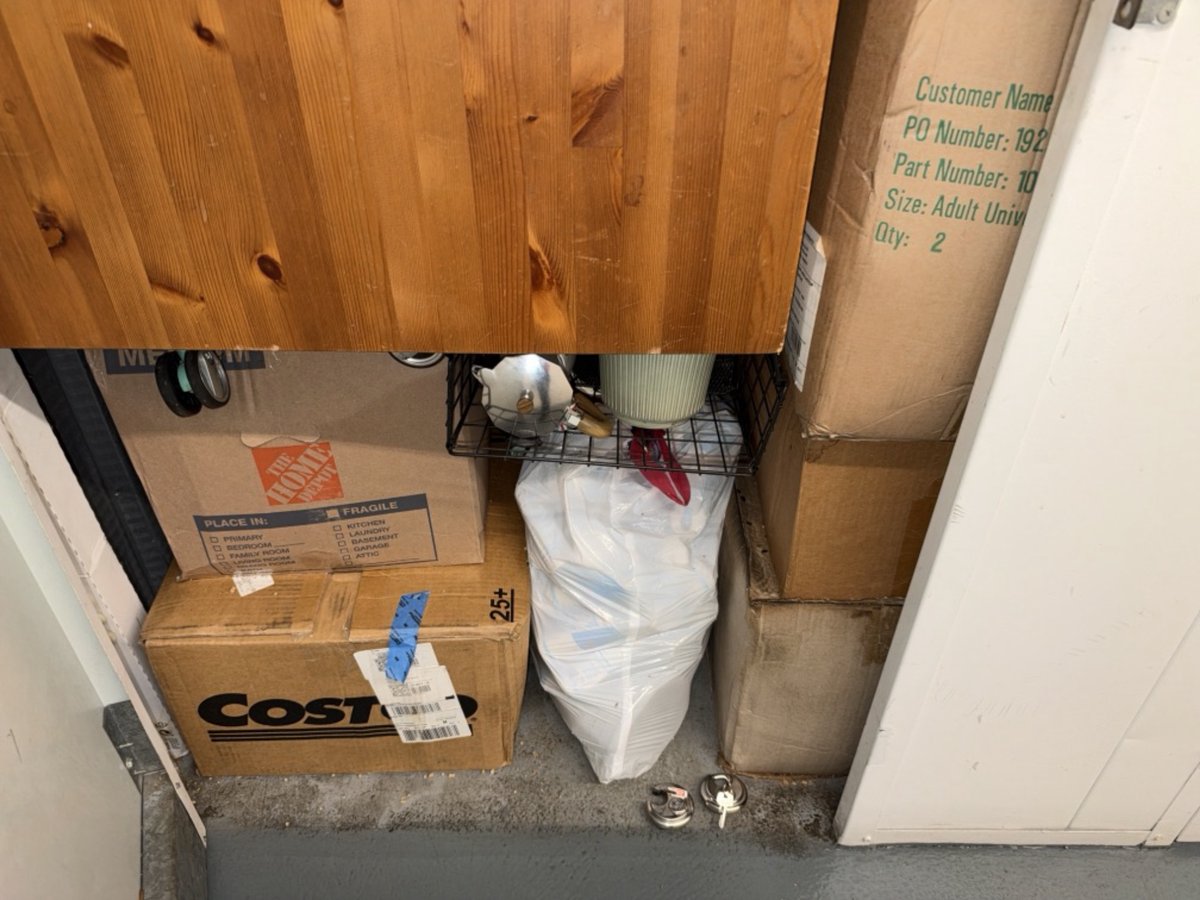 5 x 7 storage unit in Long Beach, CA