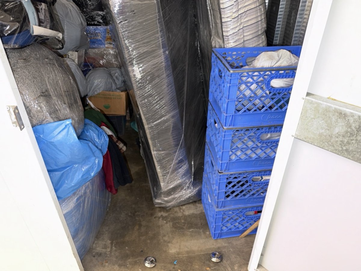 6 x 8 storage unit in Long Beach, CA