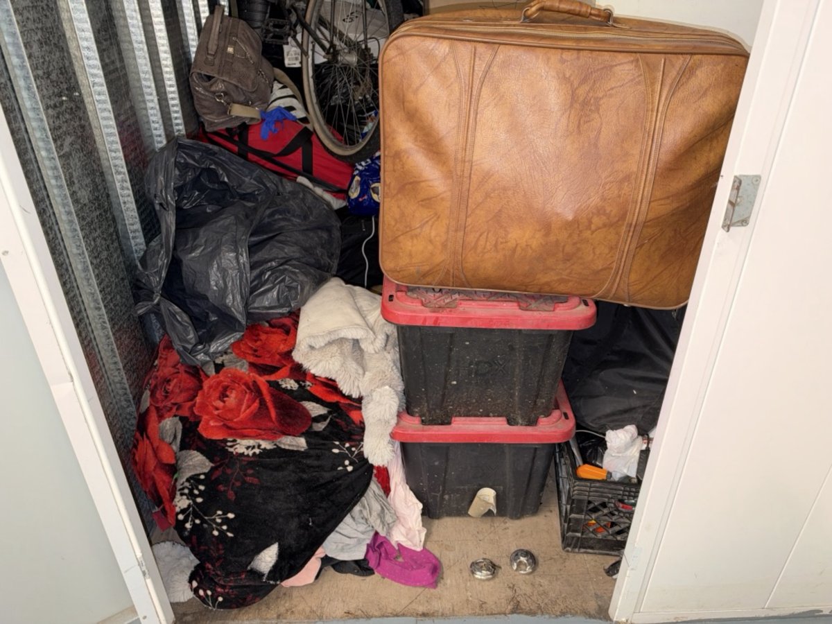 5 x 8 storage unit in Long Beach, CA