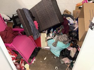 5 x 10 storage unit in Long Beach, CA