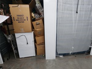 10 x 7 storage unit in Lancaster, CA