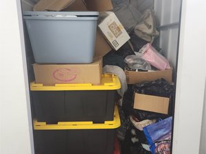 5 x 10 storage unit in Lancaster, CA