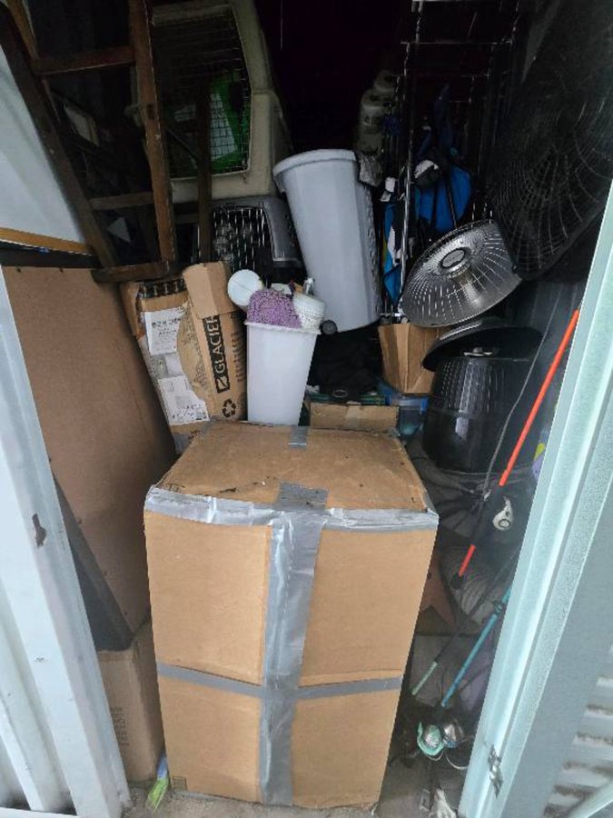 5 x 10 storage unit in Phoenix, AZ