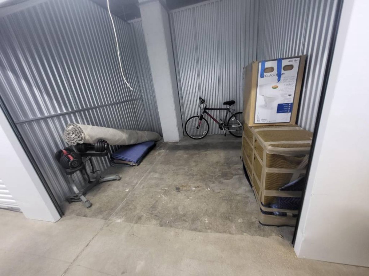 10 x 9 storage unit in El Cajon, CA