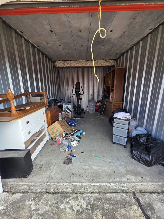 10 x 15 storage unit in Conroe, TX