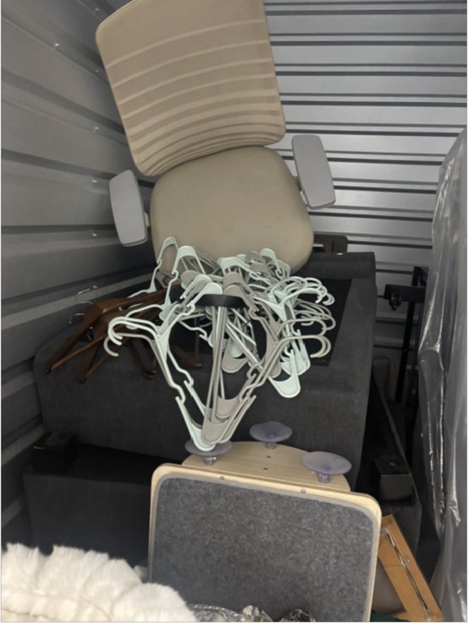 5 x 10 storage unit in Duarte, CA