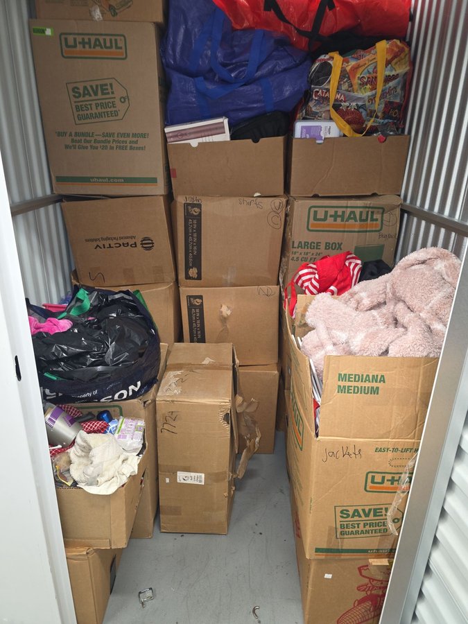 5 x 5 storage unit in Daly City, CA