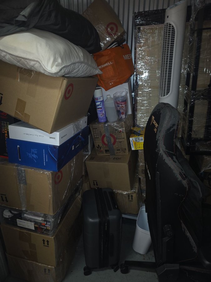10 x 5 storage unit in Daly City, CA