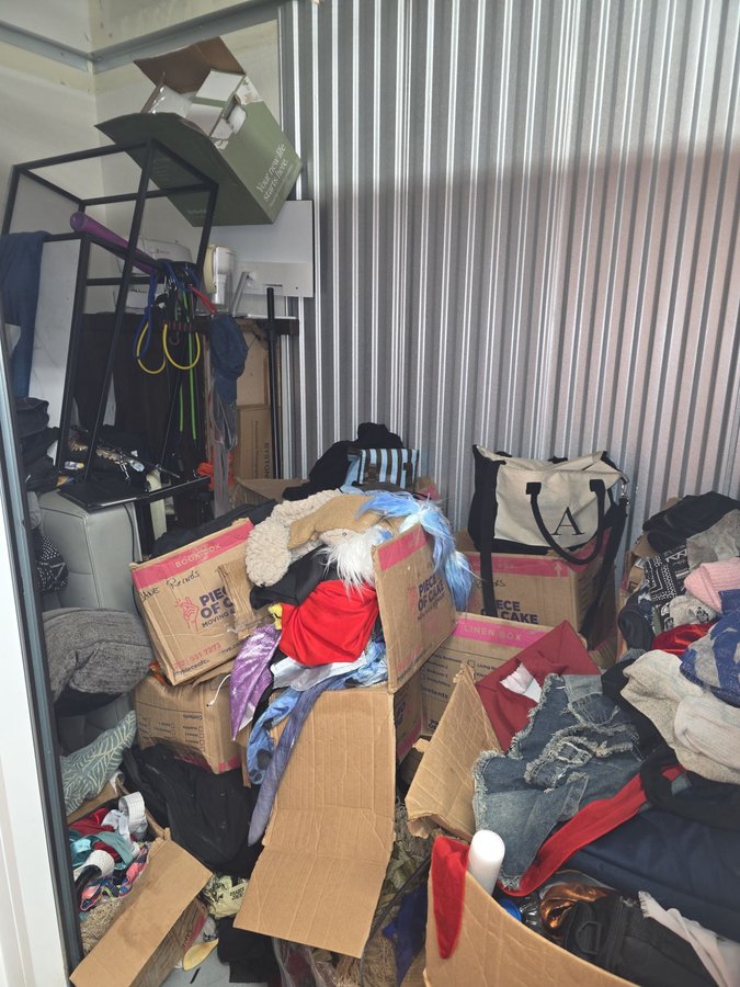 10 x 5 storage unit in Daly City, CA