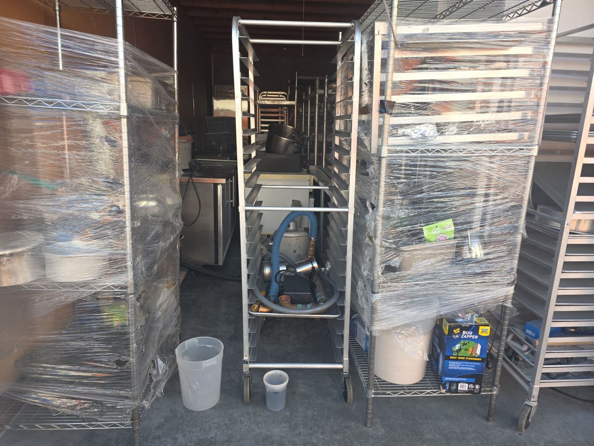 10 x 30 storage unit in South San Francisco, CA
