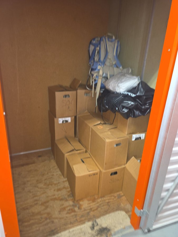 5 x 5 storage unit in South San Francisco, CA