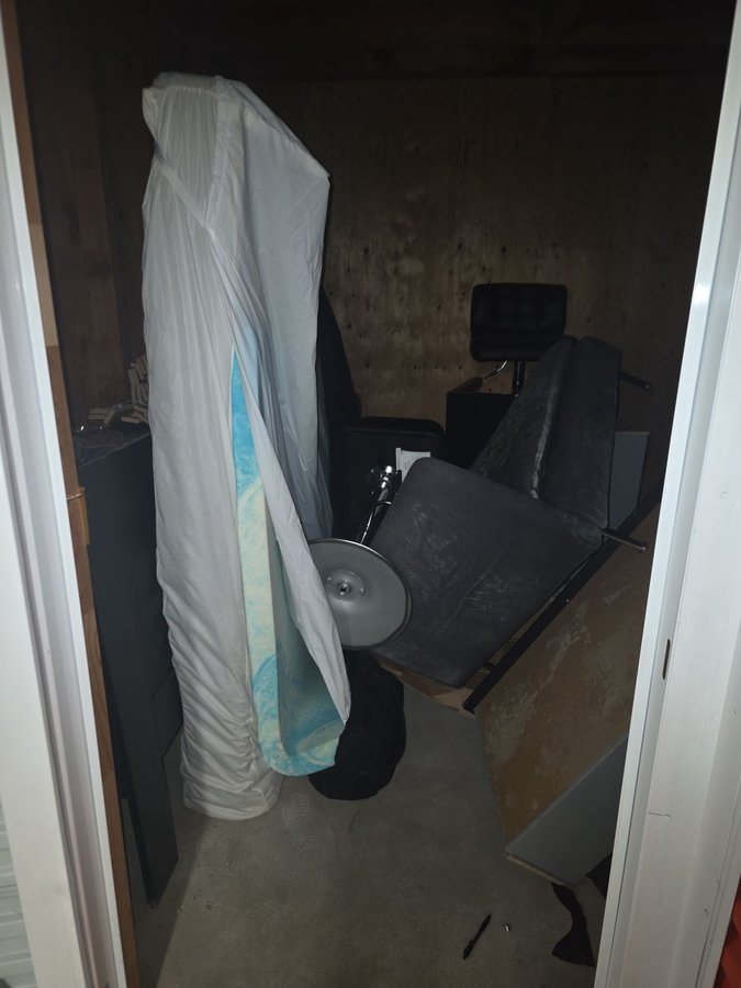 10 x 10 storage unit in South San Francisco, CA
