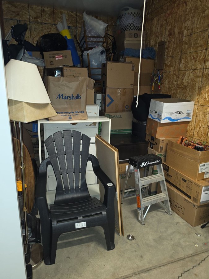 7 x 10 storage unit in Salem, OR