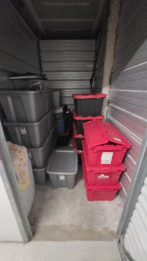 5 x 10 storage unit in Davie, FL