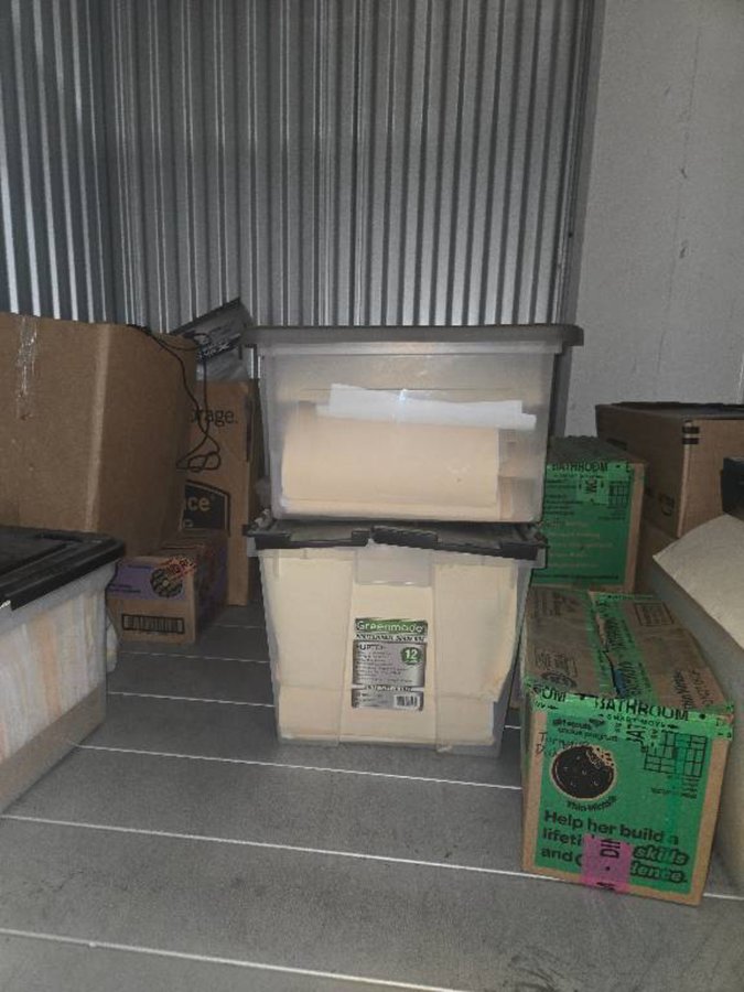 5 x 5 storage unit in Los Angeles, CA