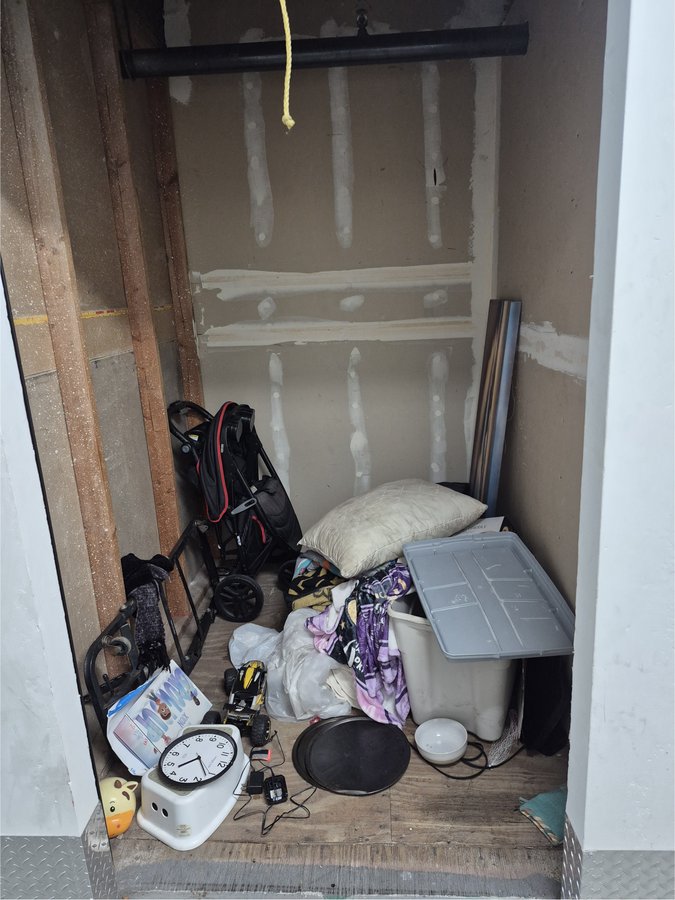 5 x 7 storage unit in Vista, CA