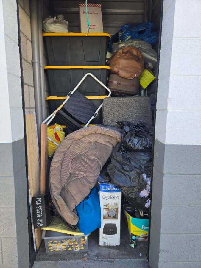5 x 5 storage unit in Walnut, CA
