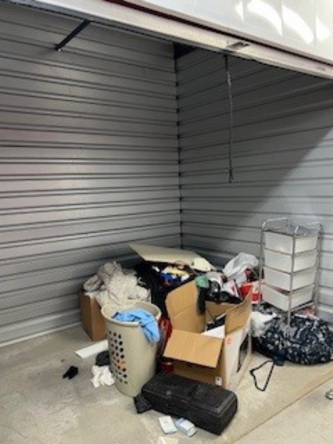 7 x 10 storage unit in Beaumont, CA