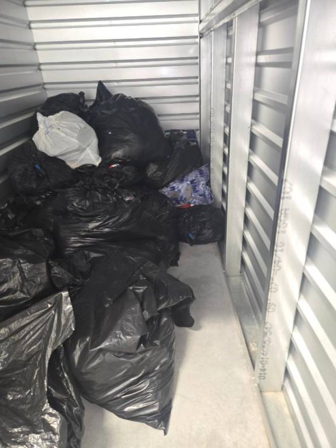 10 x 10 storage unit in San Pablo, CA
