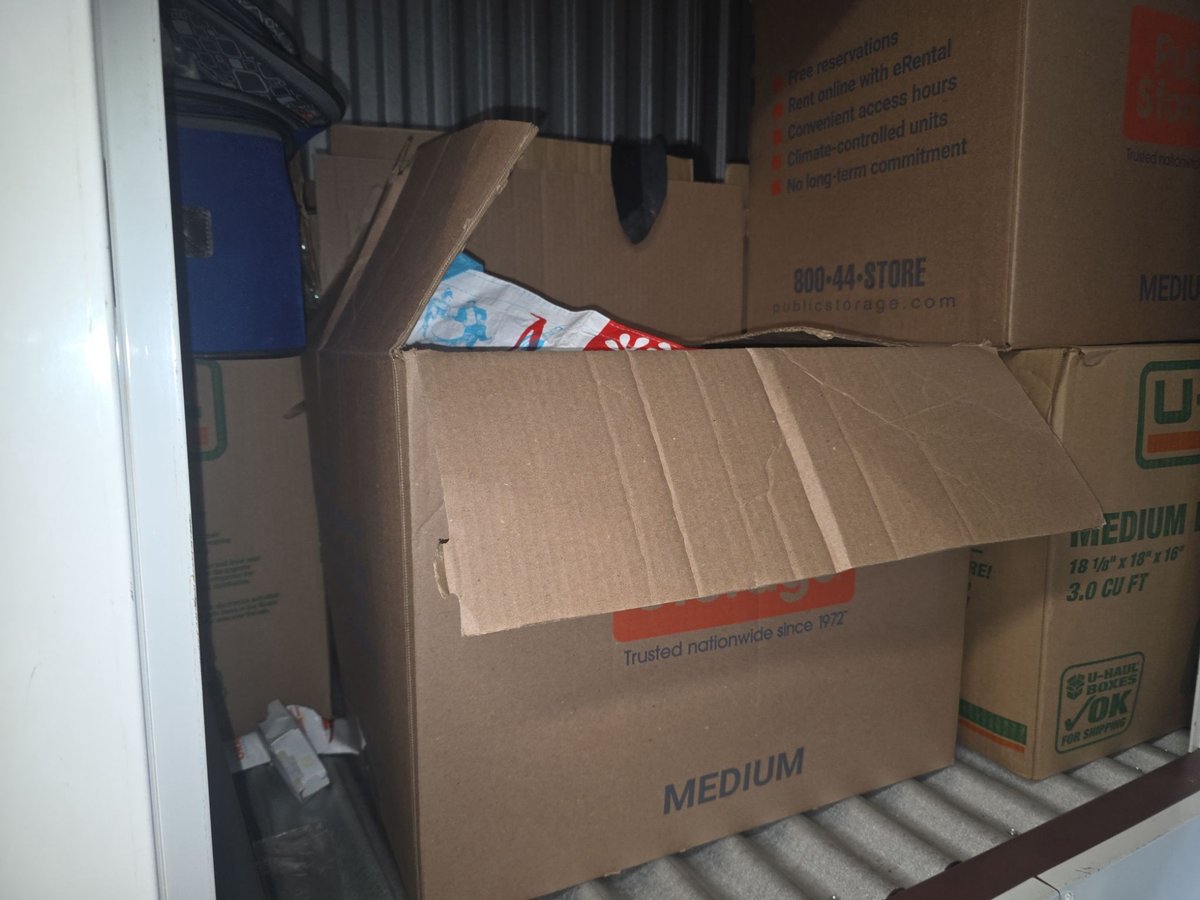 5 x 3 storage unit in San Francisco, CA