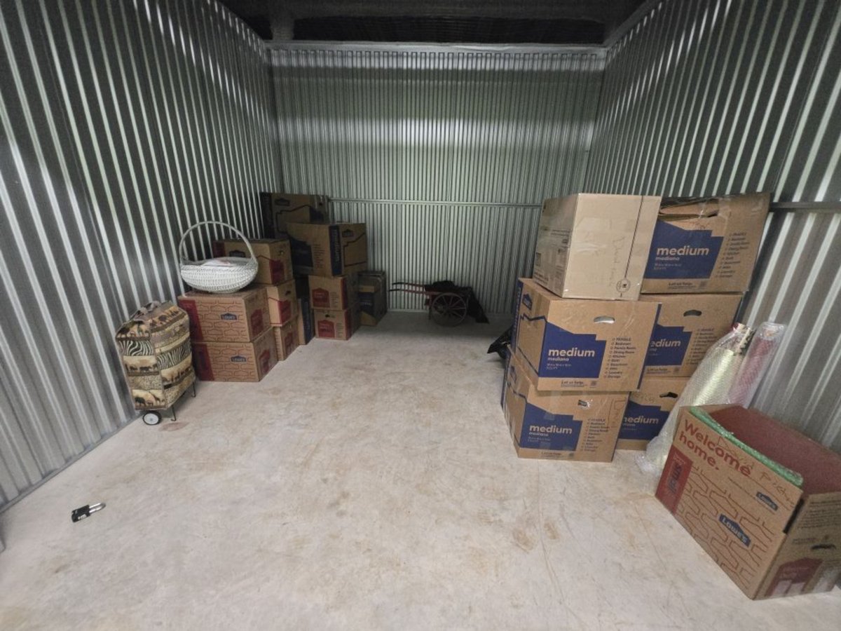 10 x 10 storage unit in Davie, FL