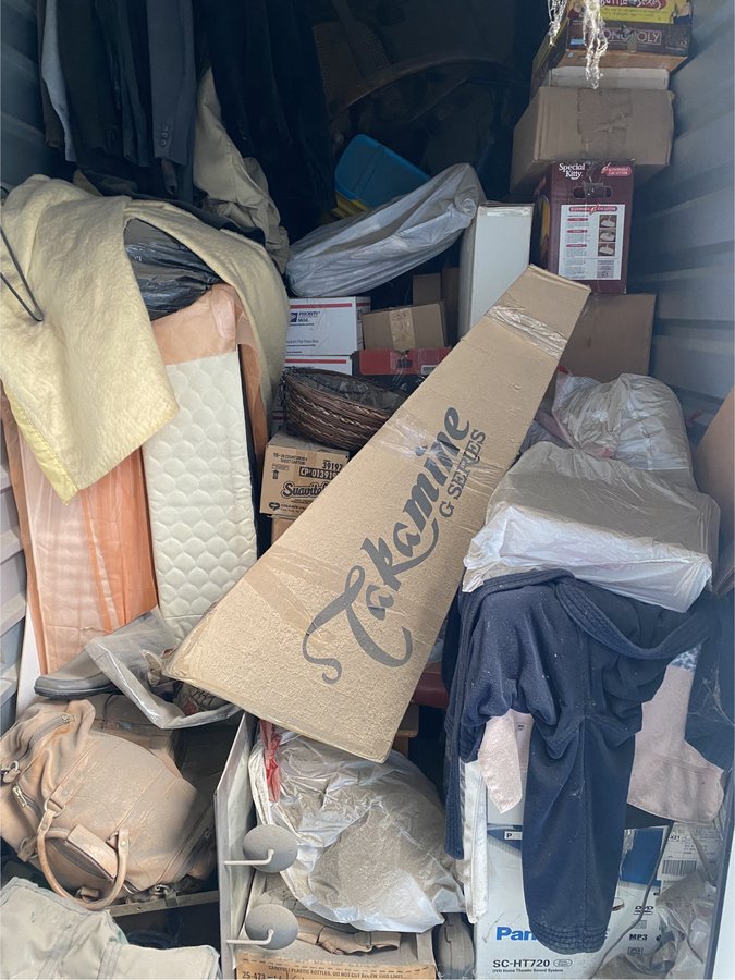 5 x 10 storage unit in Tracy, CA