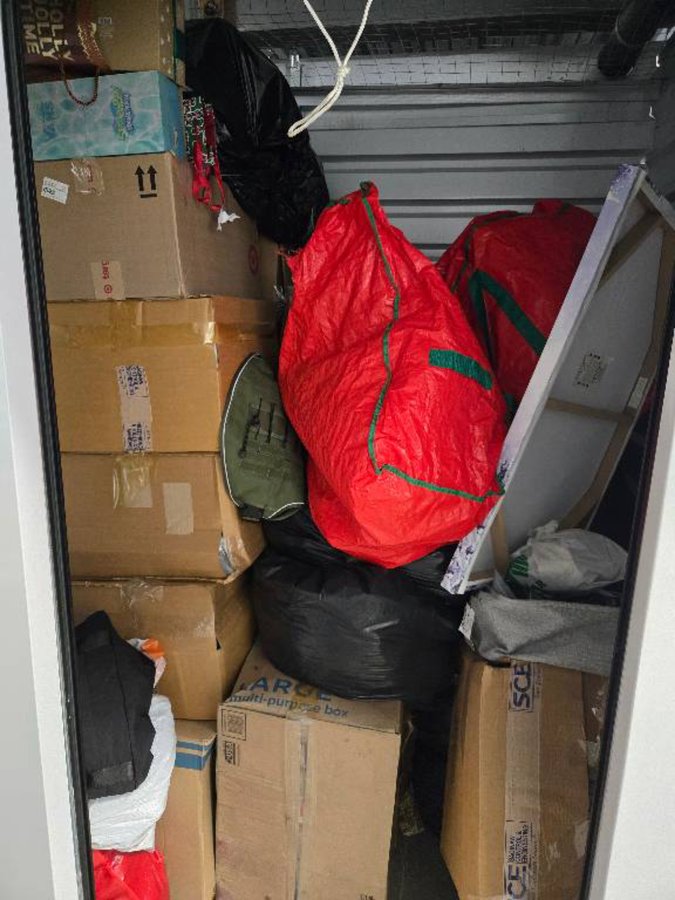 5 x 5 storage unit in Los Angeles, CA