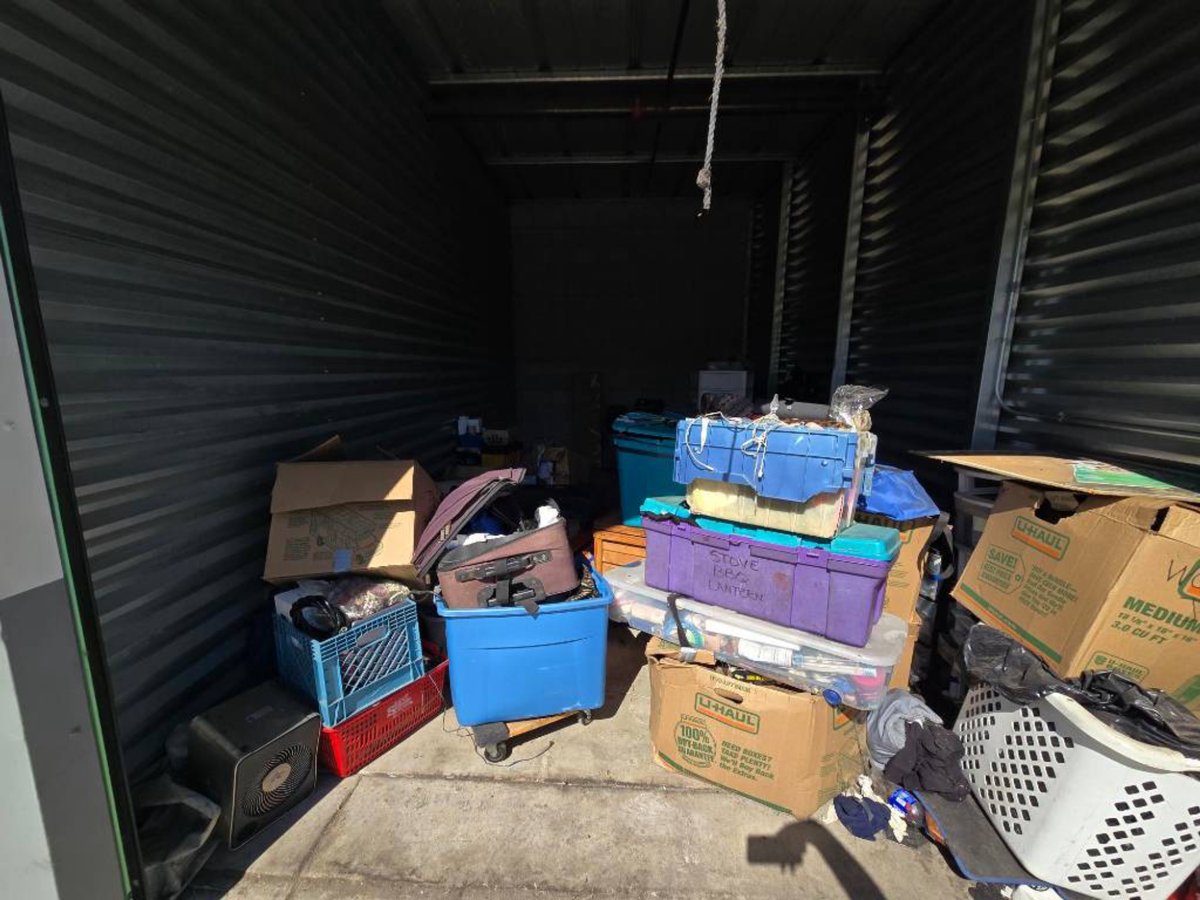 10 x 20 storage unit in Stockton, CA