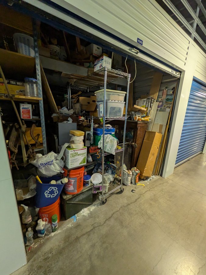 10 x 15 storage unit in Honolulu, HI