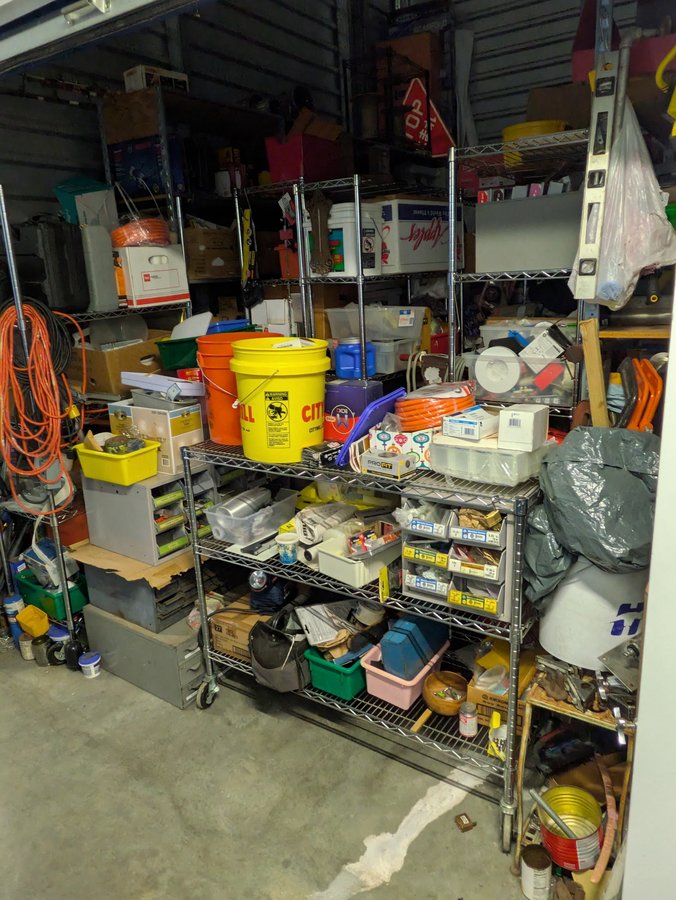 10 x 15 storage unit in Honolulu, HI