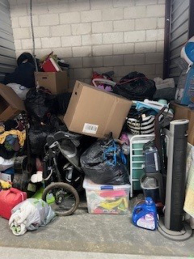 10 x 10 storage unit in Beaumont, CA