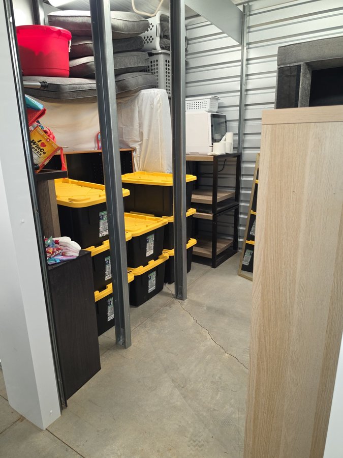 10 x 10 storage unit in Keizer, OR