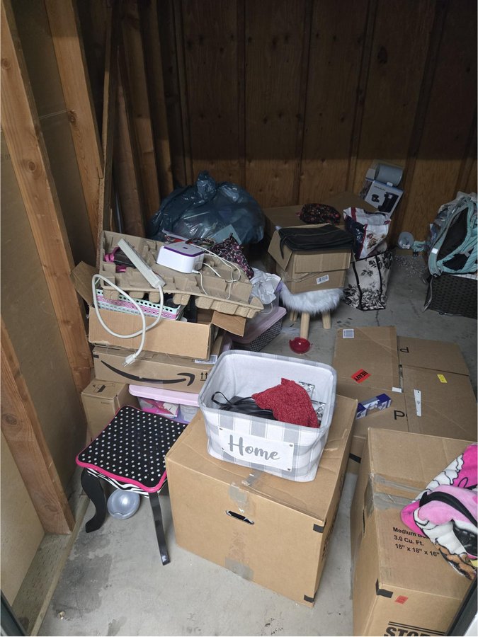 10 x 10 storage unit in San Diego, CA