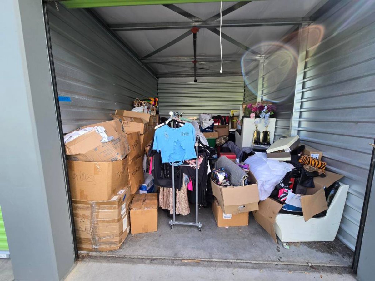 10 x 14 storage unit in Hollister, CA