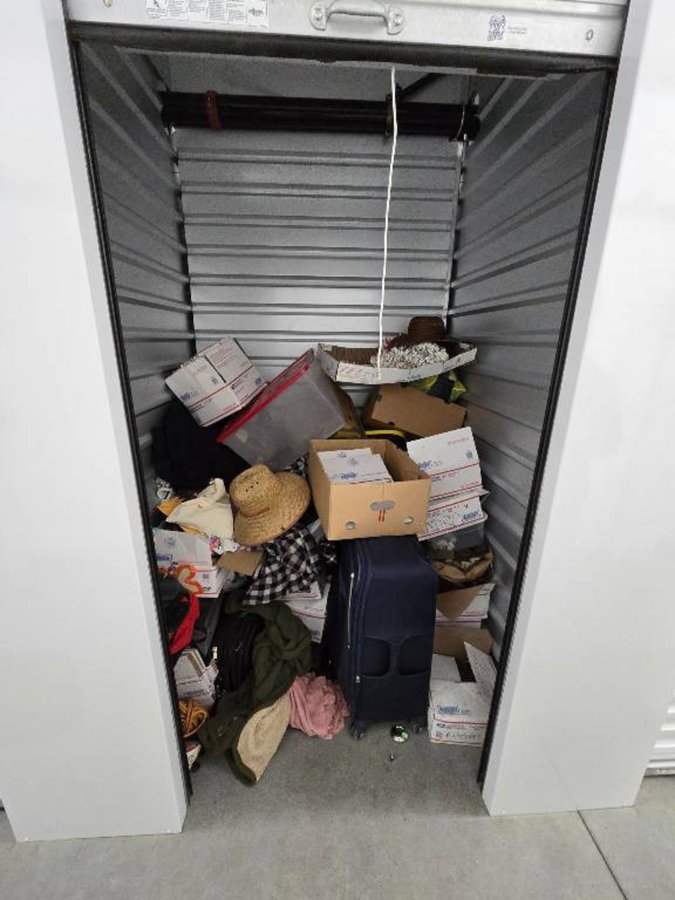 5 x 5 storage unit in Hollister, CA