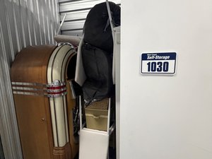 5 x 5 storage unit in Palm Desert, CA