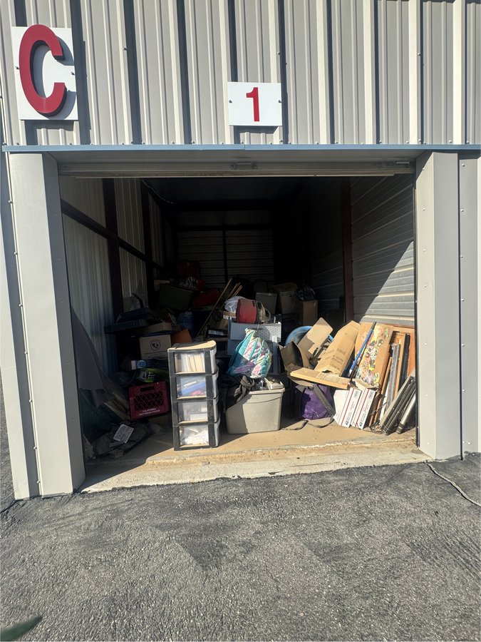 10 x 20 storage unit in Victorville, CA